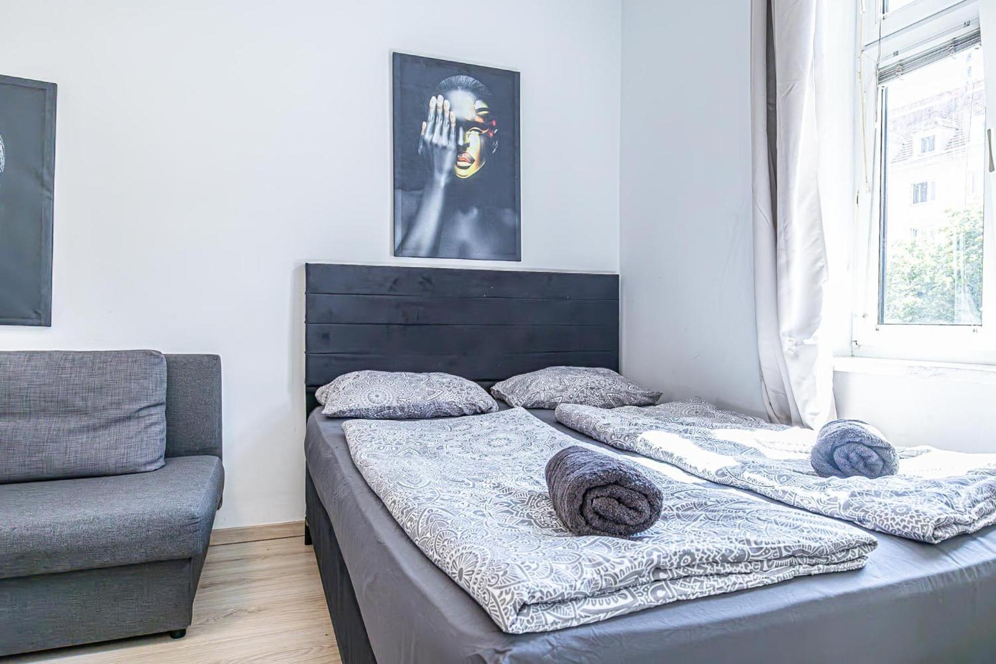 Lovely 2br 15 Min From Centre In Apartment *