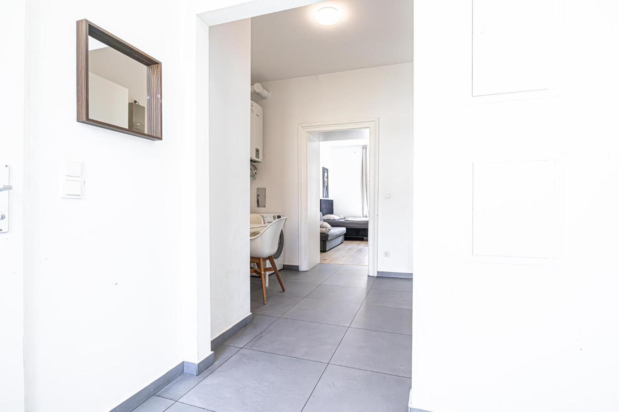 Lovely 2br 15 Min From Centre In Apartment *